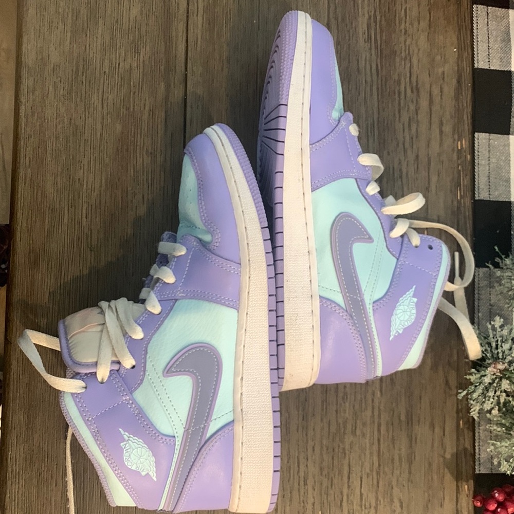 Jordan worn no rips tears or stains lightly creased not noticeable tho